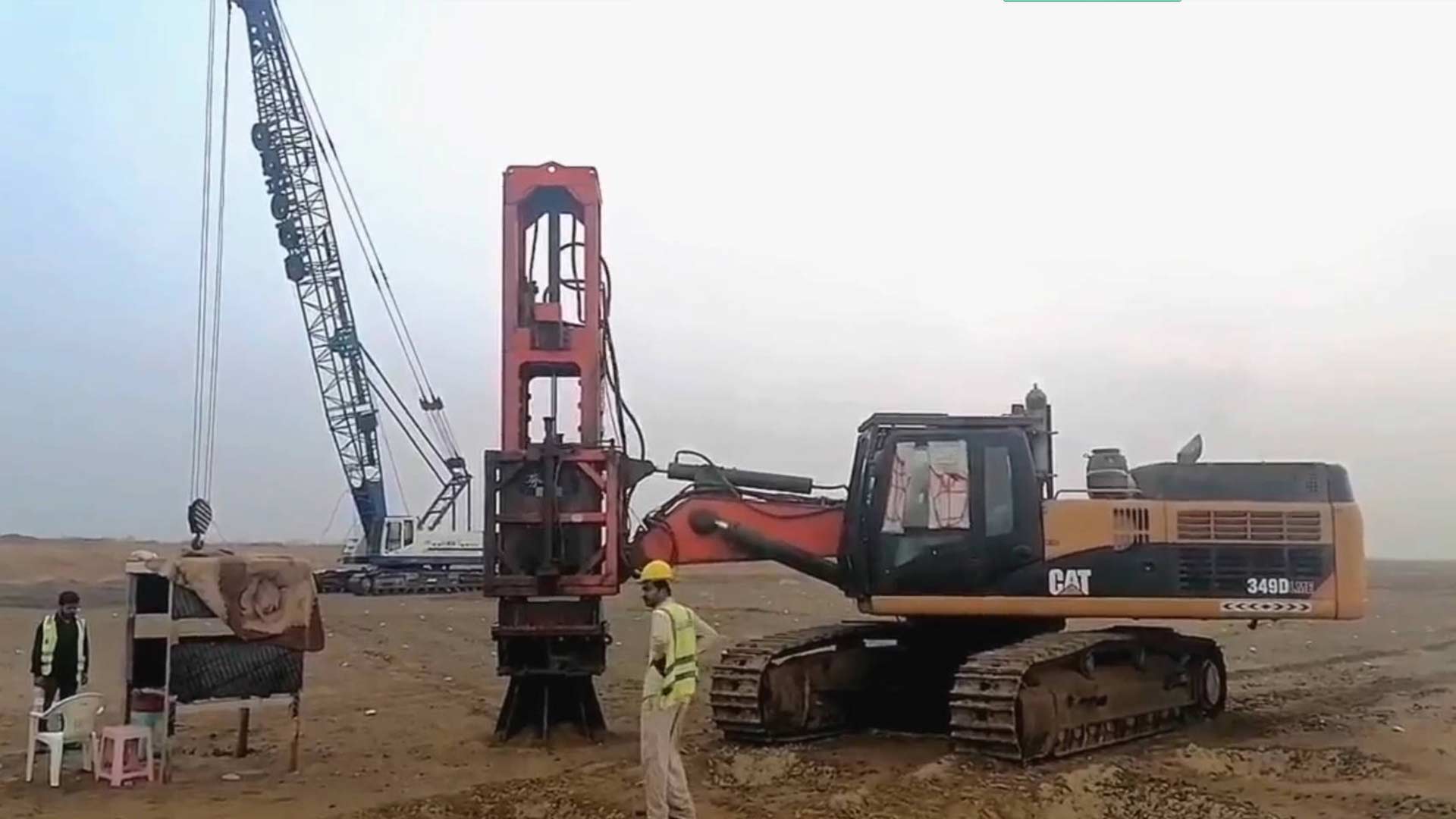 高速液压夯实机沙特阿拉伯机场施工-挖掘机液压夯实机