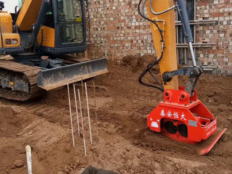 挖掘机平板夯